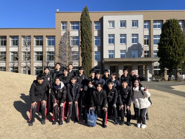 キャンパスツアーに参加した様子