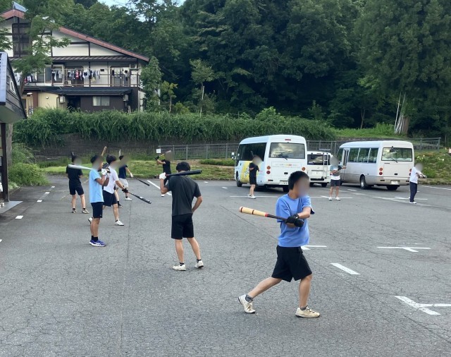 朝素振り
